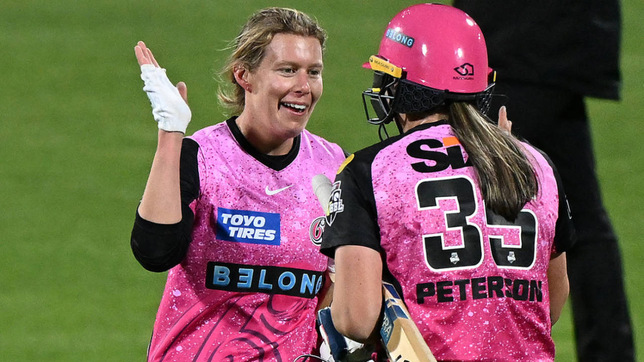 Mathilda Carmichael and Kate Peterson got Sydney Sixers over the line&nbsp;&nbsp;&bull;&nbsp;&nbsp;Getty Images
