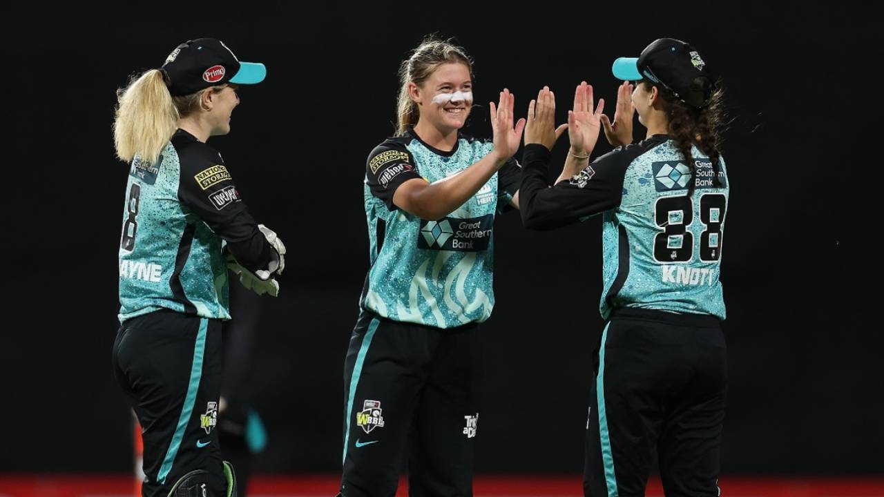 Courtney Sippel took three wickets for nine runs in her four overs, Brisbane Heat vs Sydney Thunder, WBBL, Eliminator, WACA, November 28, 2023