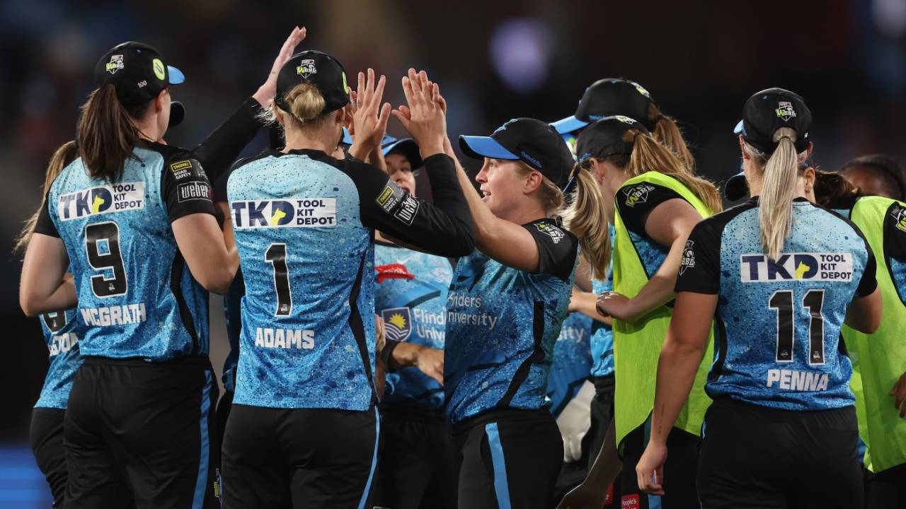 Jemma Barsby celebrates a wicket, Adelaide Strikers Women vs Brisbane Heat Women, WBBL 2023-24, Final, Adelaide, December 2, 2023