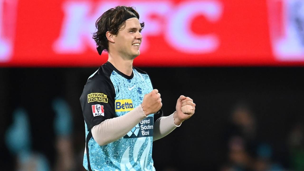Mitchell Swepson dismissed Joe Burns, Brisbane Heat vs Melbourne Stars, BBL 2023-24, Brisbane, December 7, 2023