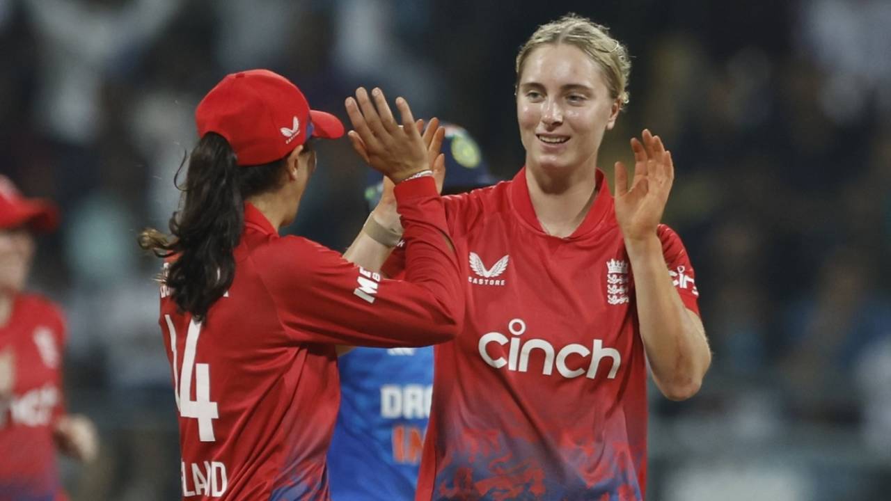 Freya Kemp dismissed Shafali Verma off her first ball, India vs England, 3rd T20I, Wankhede Stadium, Mumbai, December 10, 2023