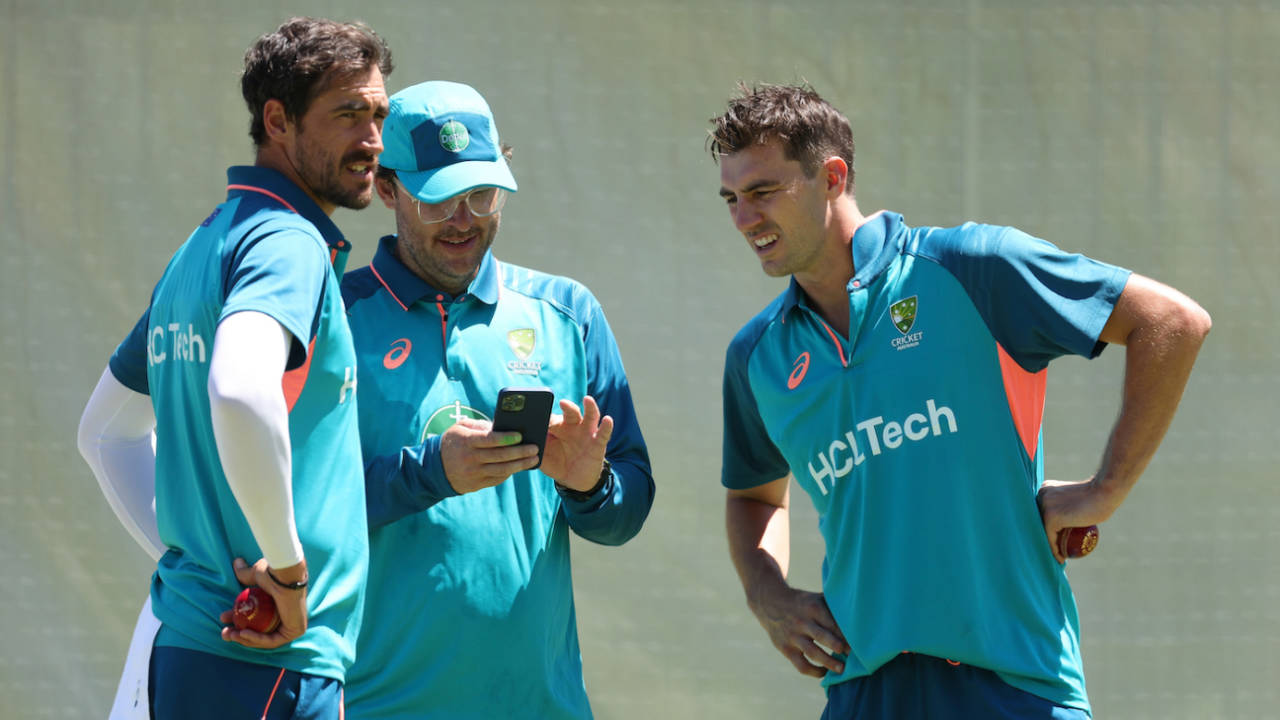 Mitchell Starc, Daniel Vettori and Pat Cummins take a bit of time off, Australia vs Pakistan, 1st Test, Perth, December 12, 2023