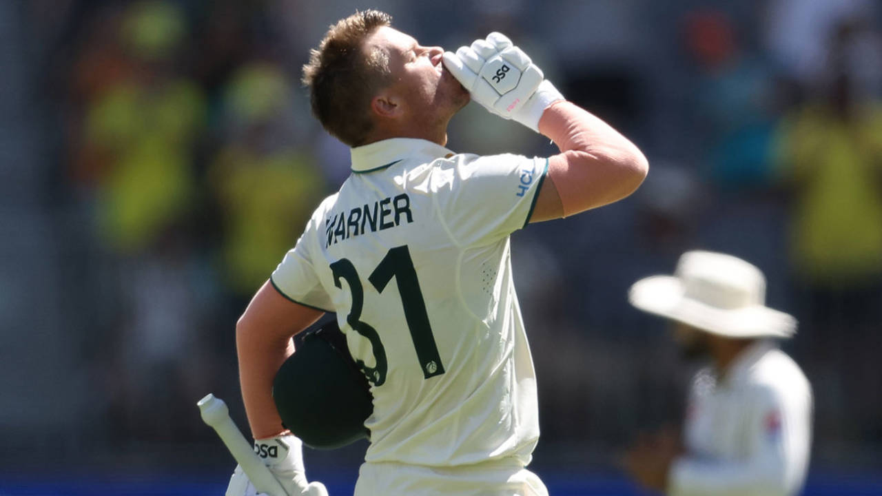 David Warner signals up to the stands after reaching his hundred, Australia vs Pakistan, 1st Test, Optus Stadium, Perth, 1st day, December 14, 2023