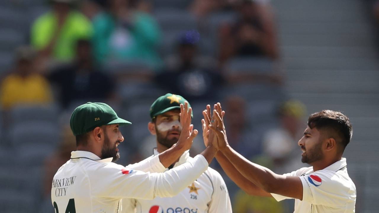 Khurram Shahzad picked up two wickets early in the innings, Australia vs Pakistan, 1st Test, Optus Stadium, Perth, 3rd day, December 16, 2023