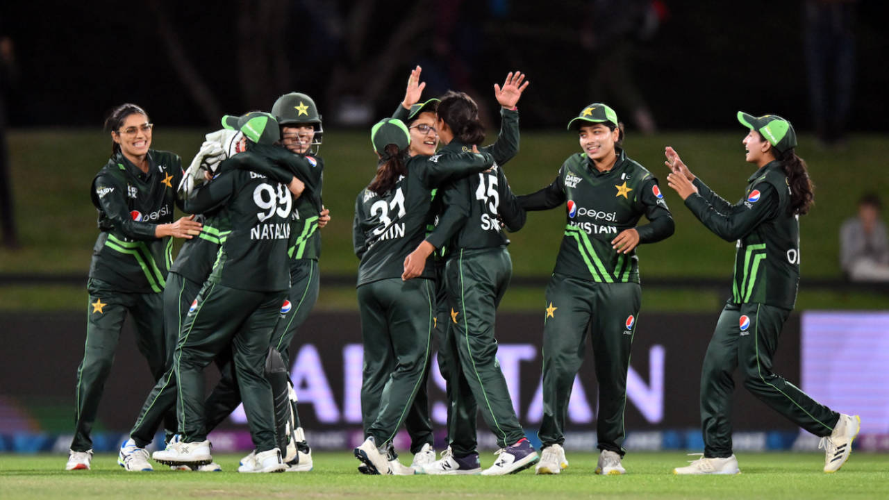 It took them a Super Over, but Pakistan got the consolation win they wanted, New Zealand vs Pakistan, 3rd women's ODI, Christchurch, December 18, 2023