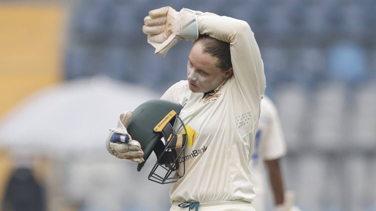 Day two was a tricky day out for newly-minted captain Alyssa Healy, India Women vs Australia Women, Only Test, Mumbai, 2nd day, December 22, 2023