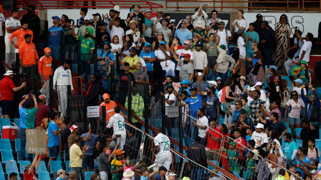 A vocal crowd kept the atmosphere buzzing in Centurion&nbsp;&nbsp;&bull;&nbsp;&nbsp;AFP/Getty Images