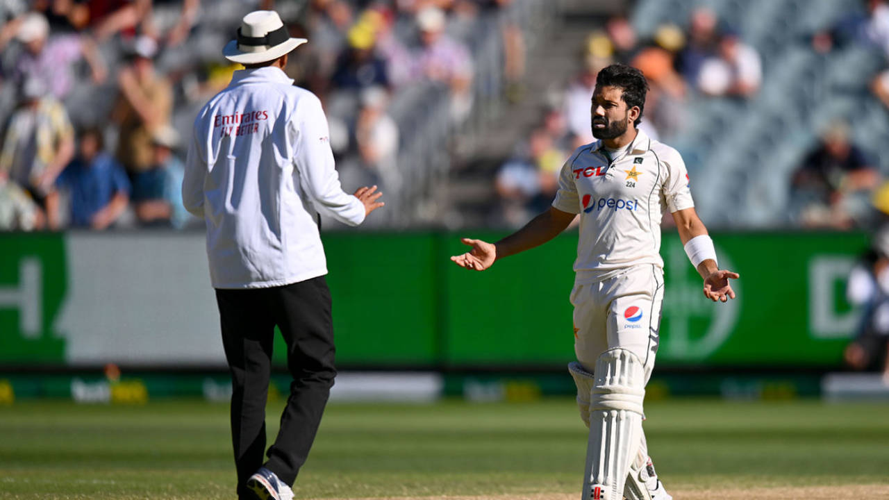 Mohammad Rizwan makes his point to Joel Wilson, Australia vs Pakistan, 2nd Test, MCG, 4th day, December 29, 2023