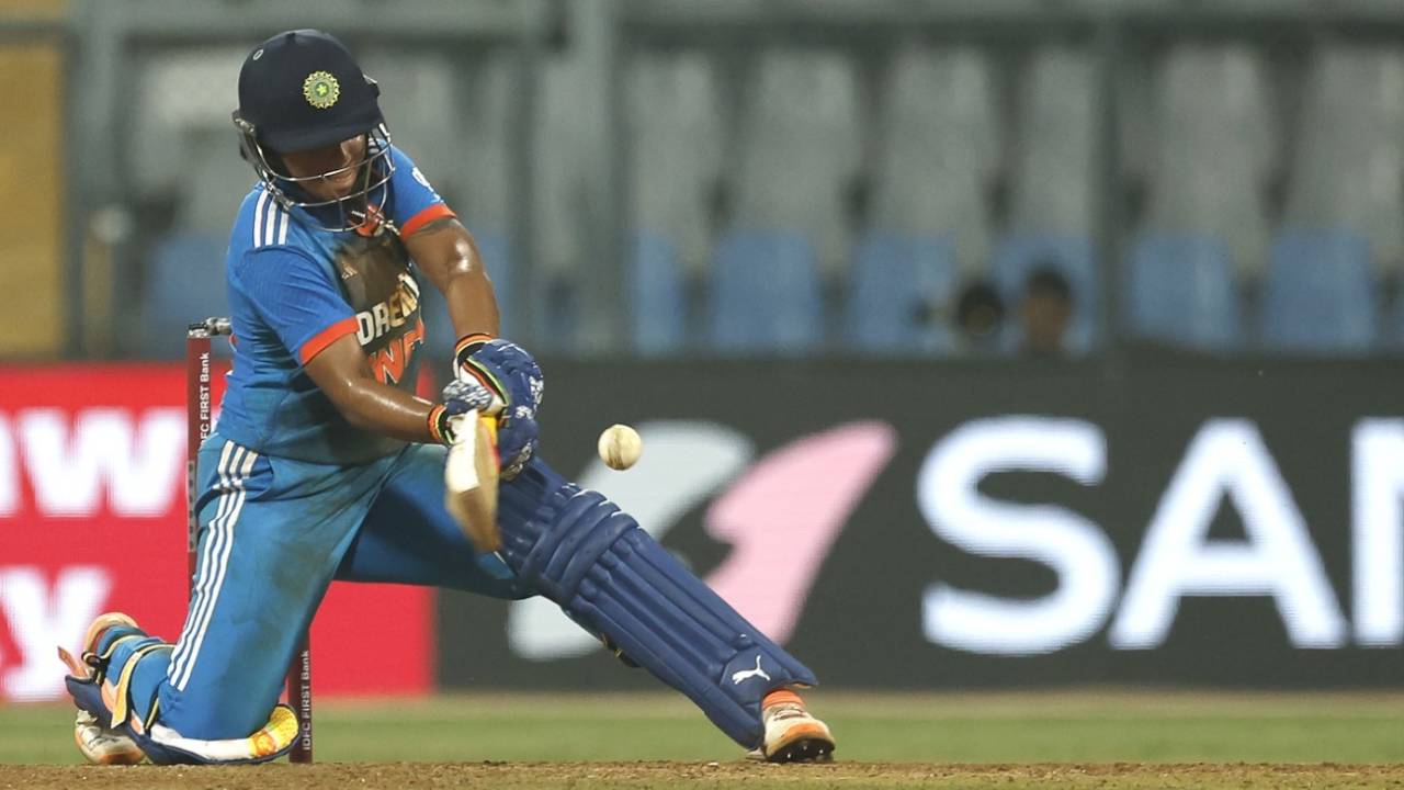 Richa Ghosh used the crease and the sweep well against spin, India vs Australia, 2nd ODI, Mumbai, December 30, 2023