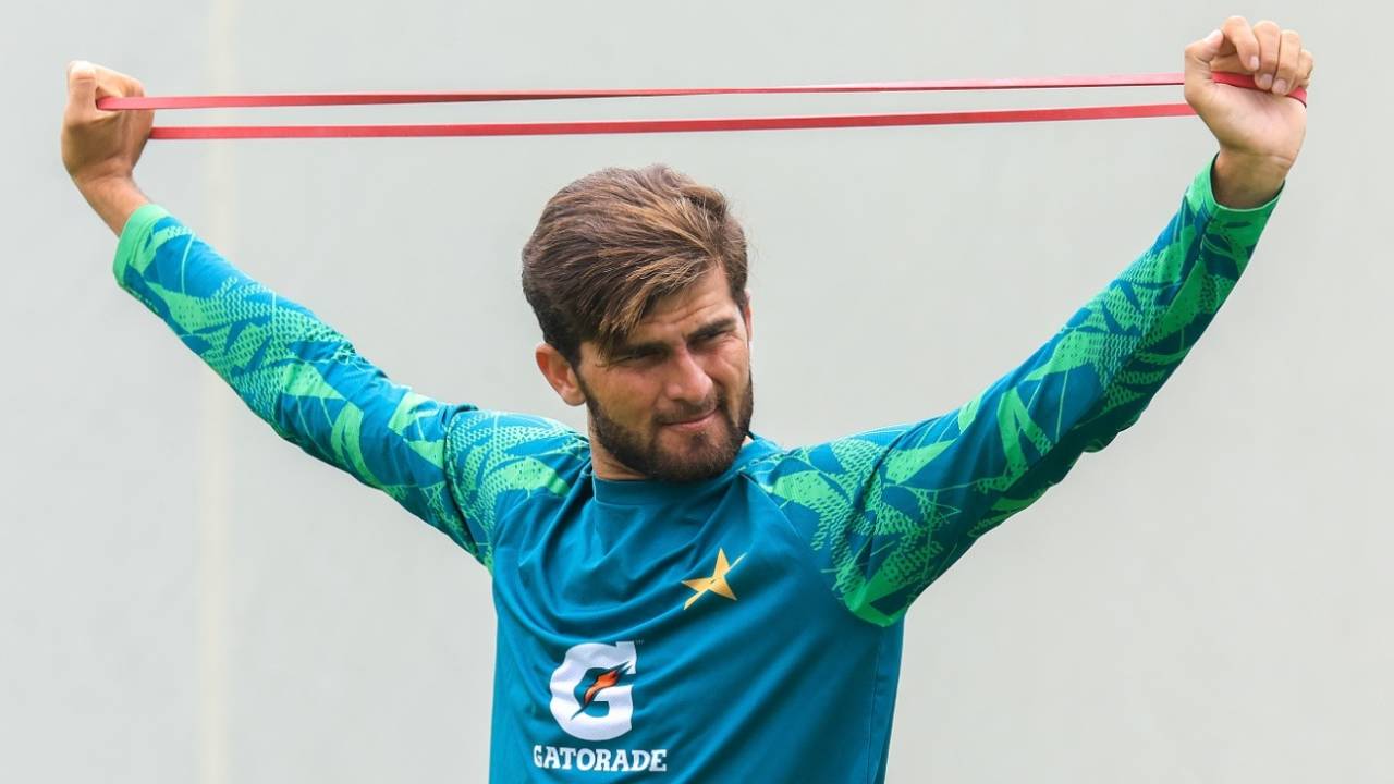 Shaheen Shah Afridi trains ahead of the Pink day Test, Sydney, January 1, 2024