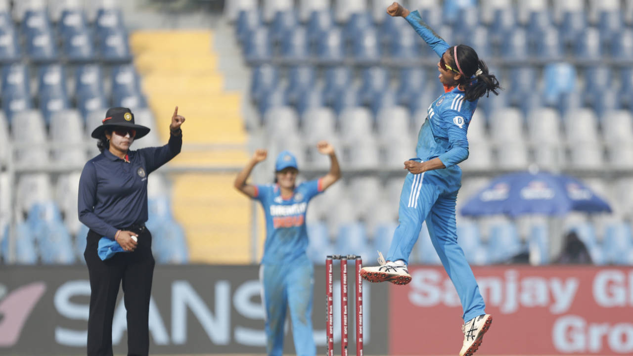 Shreyanka Patil took crucial wickets to dent Australia, India vs Australia, 3rd Women's ODI, Mumbai, January 2, 2024