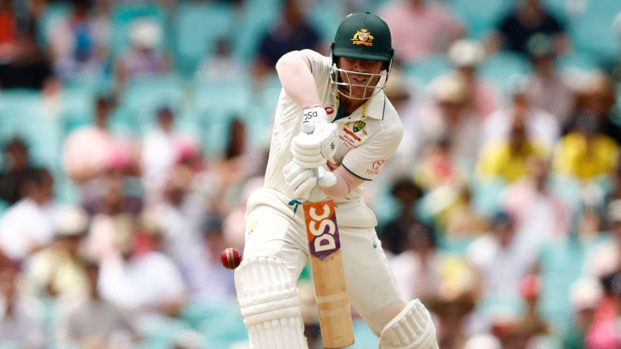 David Warner gets behind the ball, Australia vs Pakistan, 3rd Test, SCG, January 4, 2024