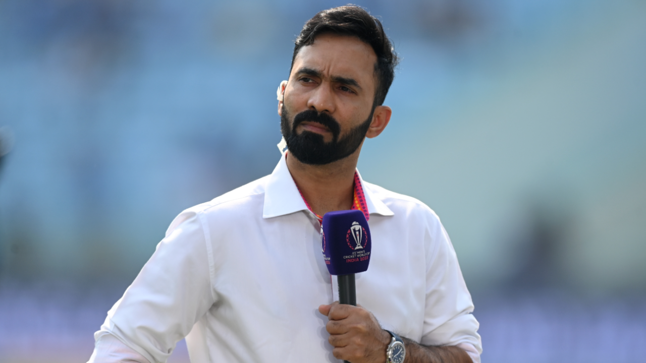 Dinesh Karthik in commentary action during the World Cup&nbsp;&nbsp;&bull;&nbsp;&nbsp;Getty Images