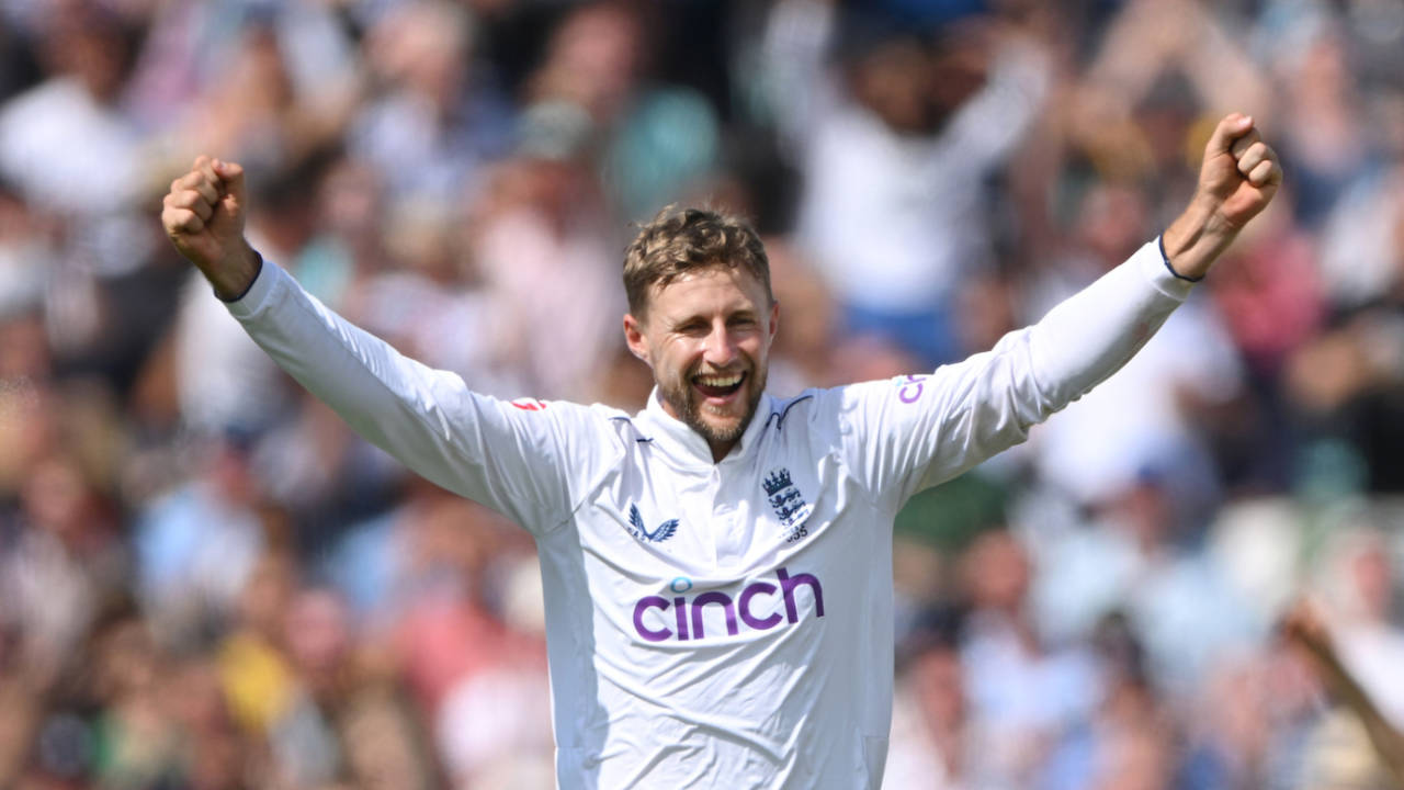Joe Root celebrates the wicket of Alex Carey, England vs Australia, 5th men's Ashes Test, The Oval, 2nd day, July 28, 2023