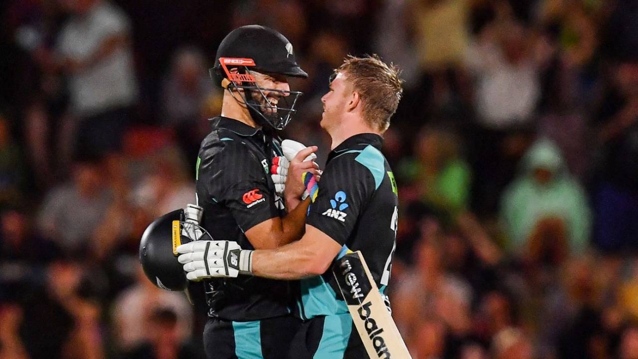 Daryl Mitchell and Glenn Phillips shared an unbeaten 139-run stand to lead New Zealand to victory&nbsp;&nbsp;&bull;&nbsp;&nbsp;Getty Images