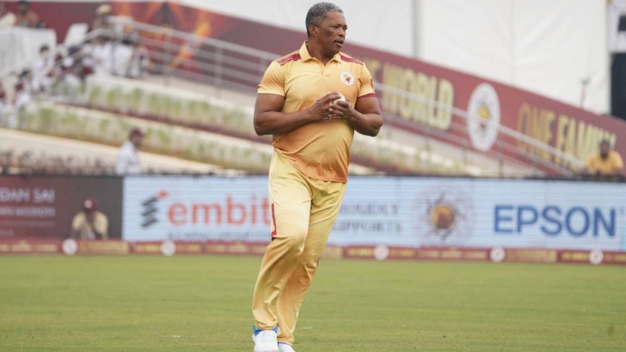 Makhaya Ntini gets ready to bowl, One World vs One Family, Muddenahalli, One World One Family Cup, January 18, 2024