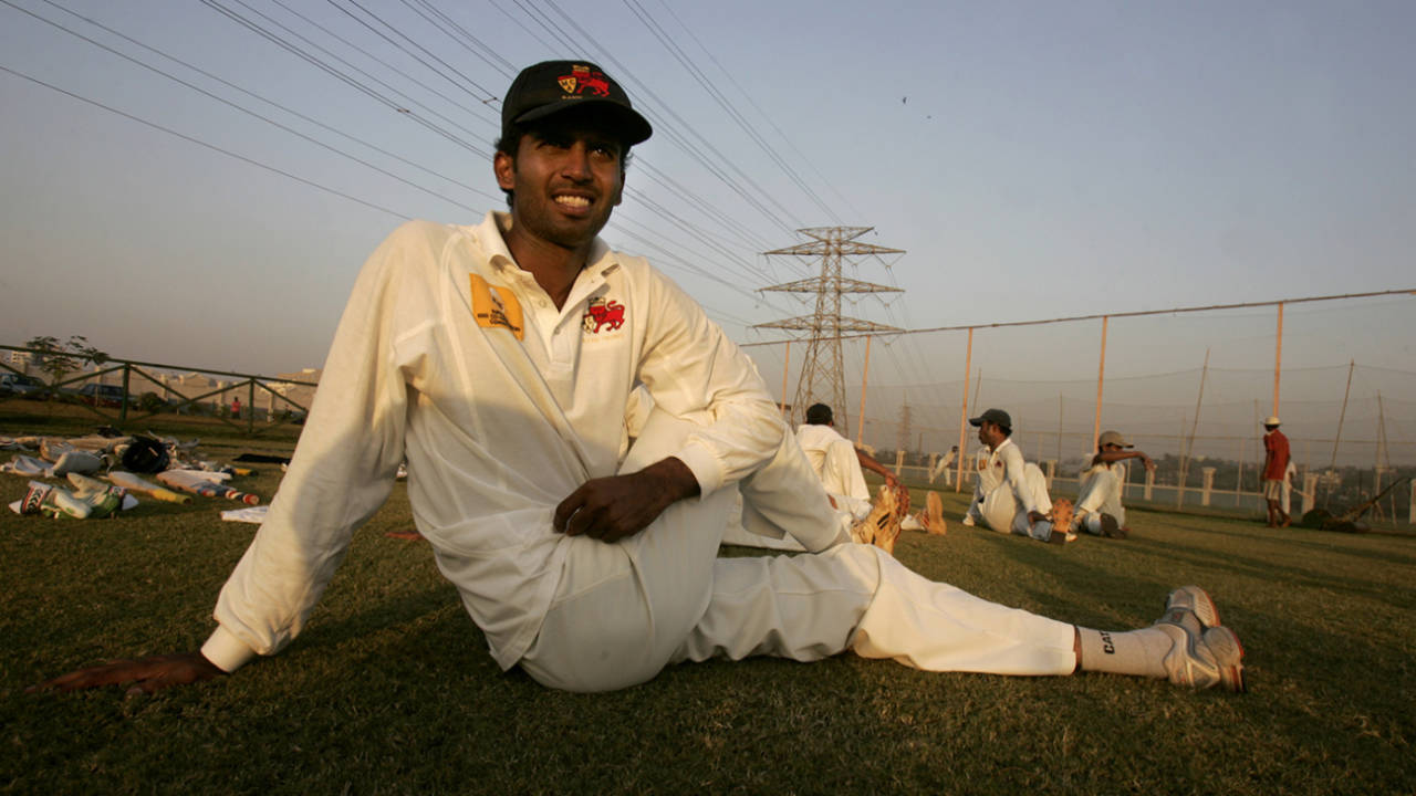 Mumbai Ranji captain Nilesh Kulkarni going through their training drills, Mumbai, October 16, 2005