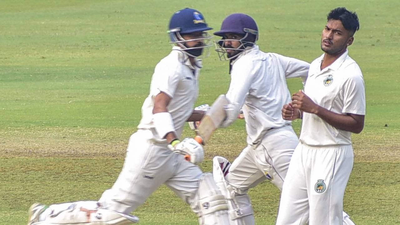 Sourav Paul and Shreyansh Ghosh run between the wickets, Assam vs Bengal, Ranji Trophy 2023-24, 1st day, Guwahati, January 26, 2024