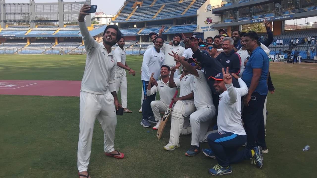Nitish Rana takes a selfie with his UP team-mates after the win against Mumbai, Mumbai vs UP, Ranji Trophy 2023-24, Day 4, Mumbai, January 29, 2024