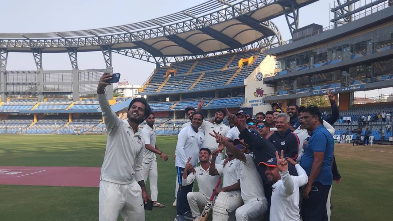 Nitish Rana takes a selfie with his UP team-mates after the win against Mumbai, Mumbai vs UP, Ranji Trophy 2023-24, Day 4, Mumbai, January 29, 2024