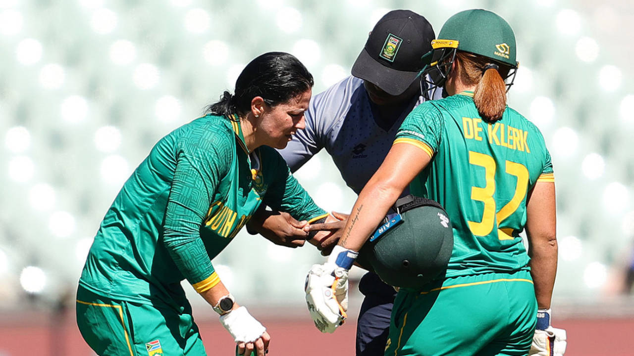 Marizanne Kapp was forced to retire hurt in Adelaide&nbsp;&nbsp;&bull;&nbsp;&nbsp;Getty Images