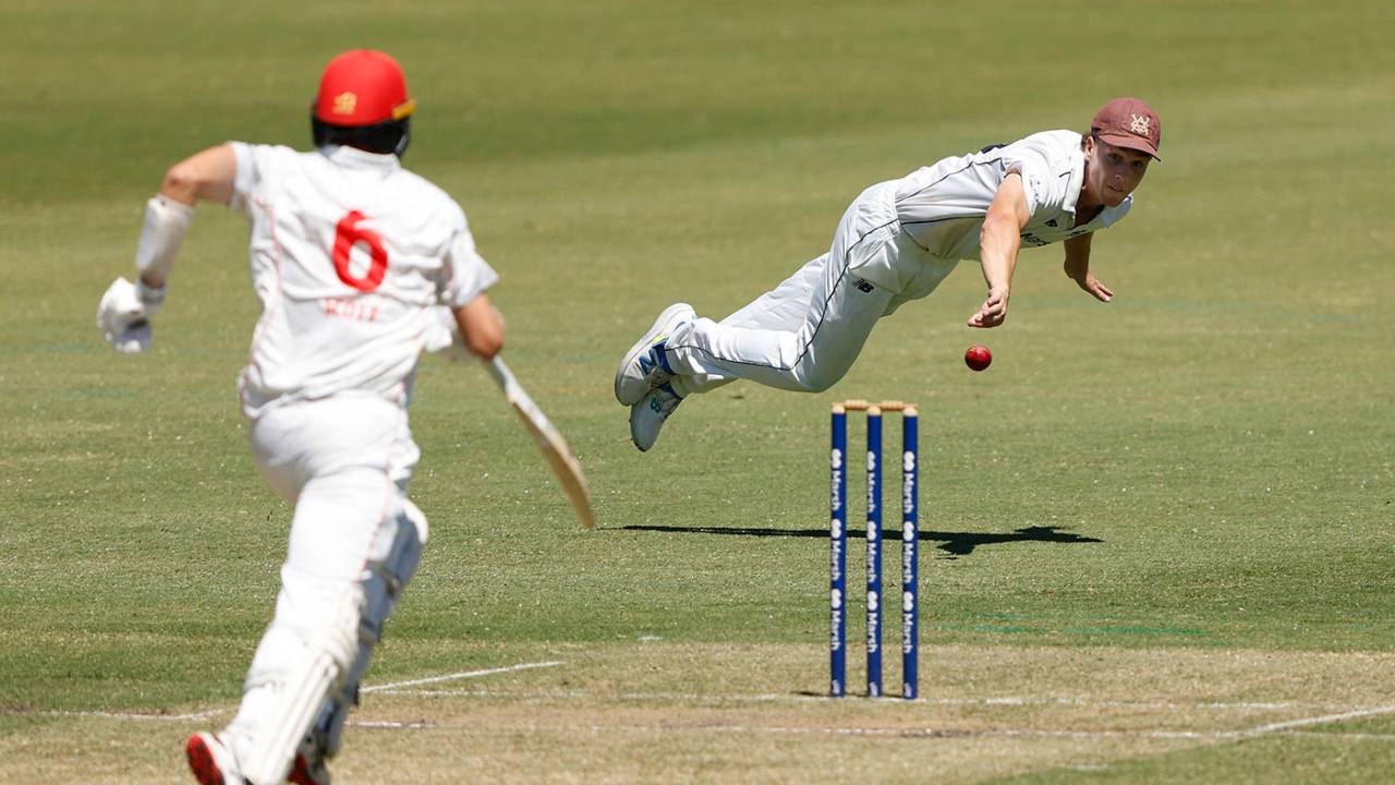 Mitch Perry produced a brilliant piece of fielding run out Liam Scott, Victoria vs South Australia, Sheffield Shield, Junction Oval, February 3, 2024