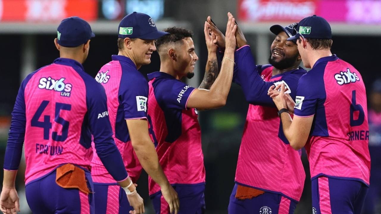 Codi Yusuf celebrates with his team-mates, Sunrisers Eastern Cape vs Paarl Royals, Gqeberha, SA20, February 4, 2024