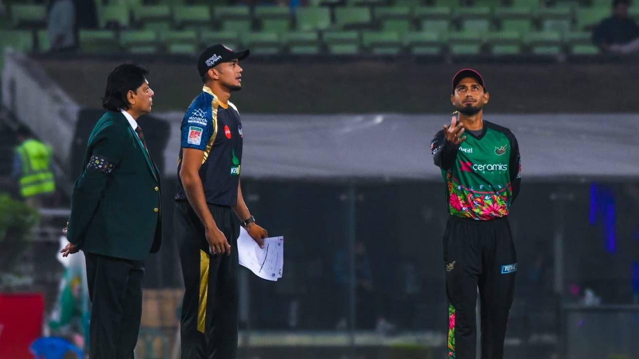 Taskin Ahmed and Mohammad Mithun at the toss, Durdanto Dhaka vs Sylhet Strikers, BPL, Mirpur, February 7, 2024