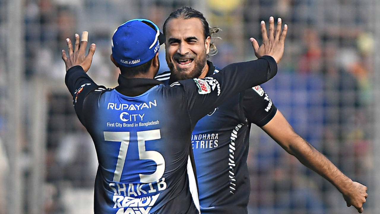 Imran Tahir celebrates Tom Bruce's wicket with Shakib Al Hasan, Chattogram Challengers vs Rangpur Riders, BPL 2024, Dhaka, February 10, 2024