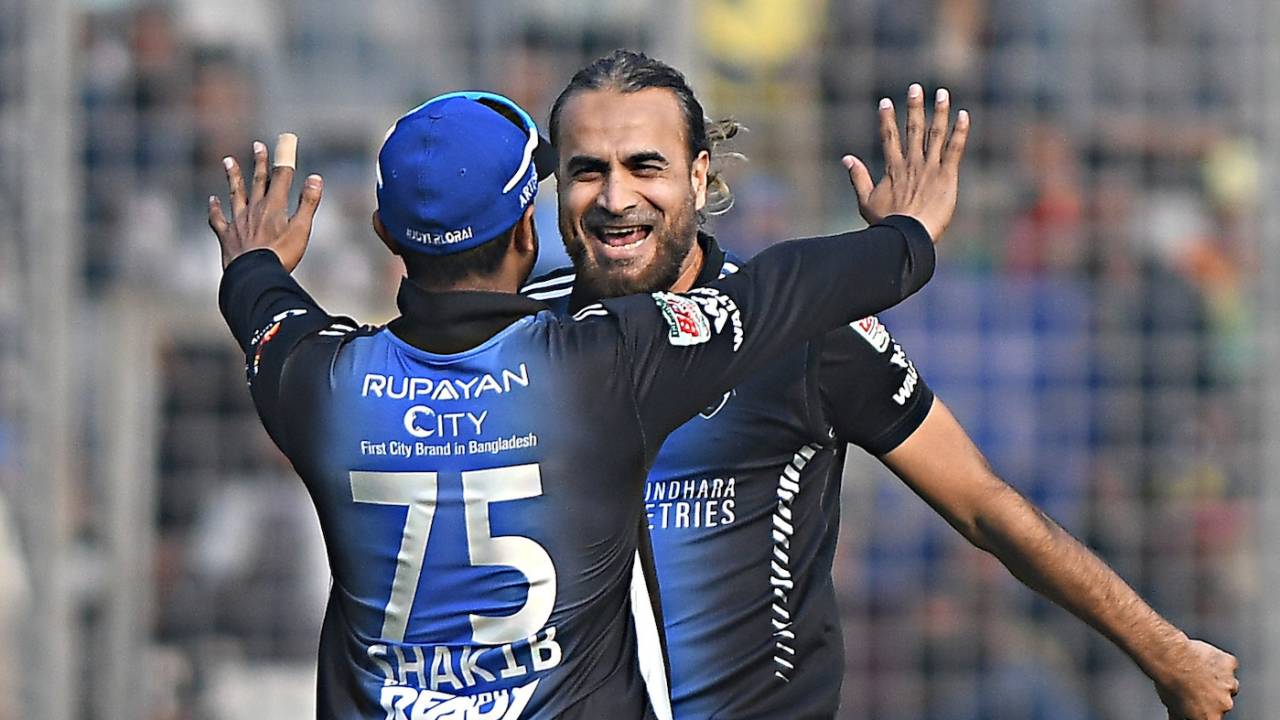 Imran Tahir celebrates Tom Bruce's wicket with Shakib Al Hasan, Chattogram Challengers vs Rangpur Riders, BPL 2024, Dhaka, February 10, 2024