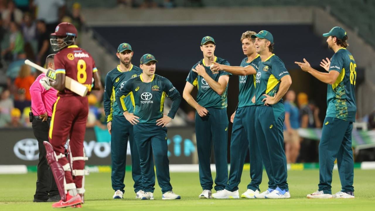 Australia argue with umpire Gerard Abood after a run out was given not out because they did not appeal&nbsp;&nbsp;&bull;&nbsp;&nbsp;Getty Images