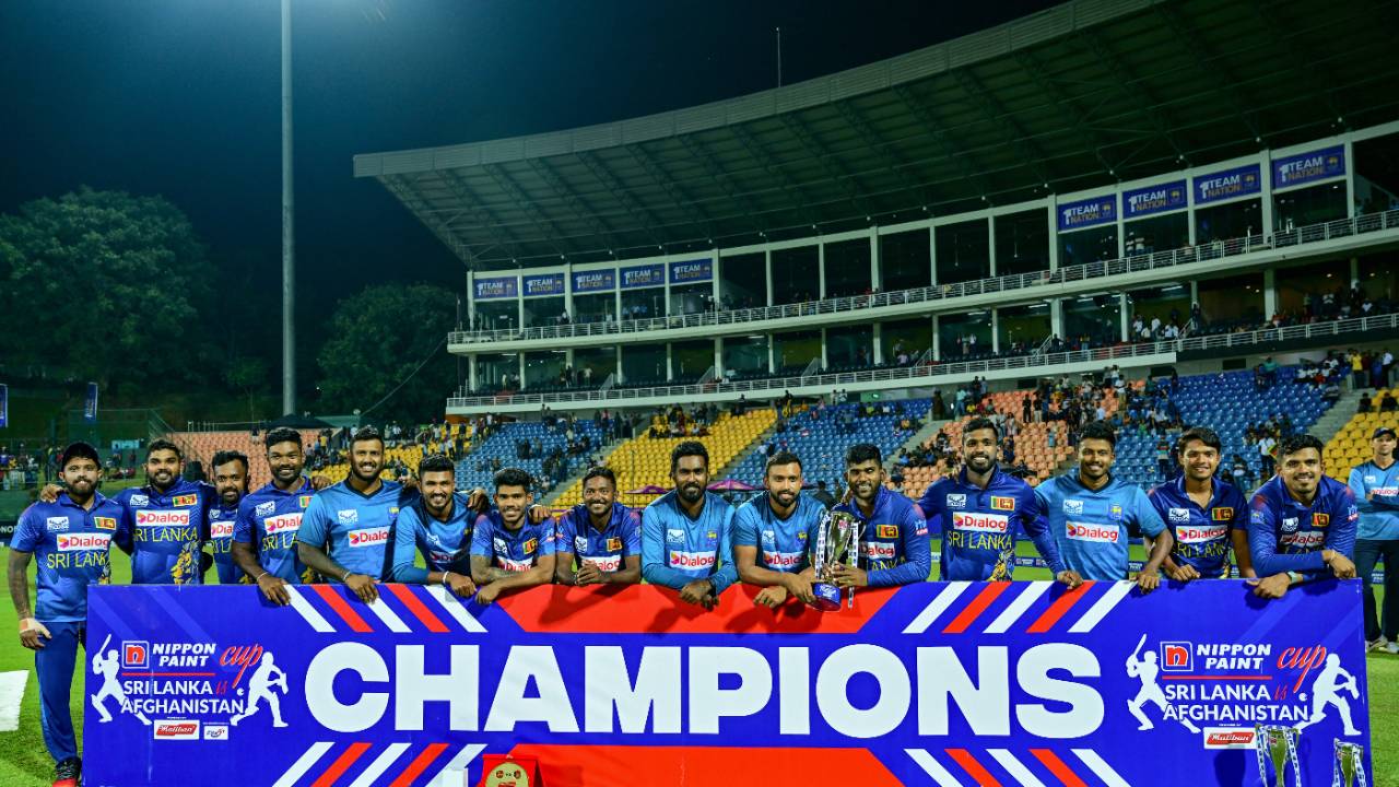 The victorious Sri Lanka squad with its spoils, Sri Lanka vs Afghanistan, 3rd ODI, Pallekele, February 14, 2024