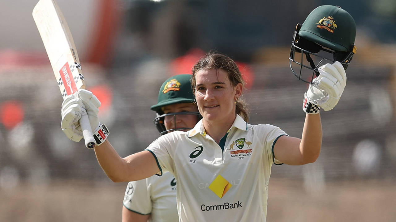 A flurry of boundaries took Annabel Sutherland to her double-century&nbsp;&nbsp;&bull;&nbsp;&nbsp;Getty Images