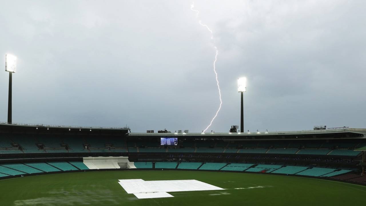 Lightning strikes the Sydney Cricket Ground on the last day of the game&nbsp;&nbsp;&bull;&nbsp;&nbsp;Getty Images