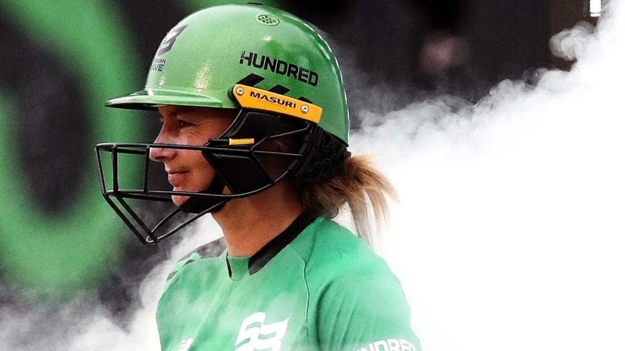 Danni Wyatt walks out to bat, Manchester Originals vs Southern Brave, The Hundred Women's, August 23, 2023