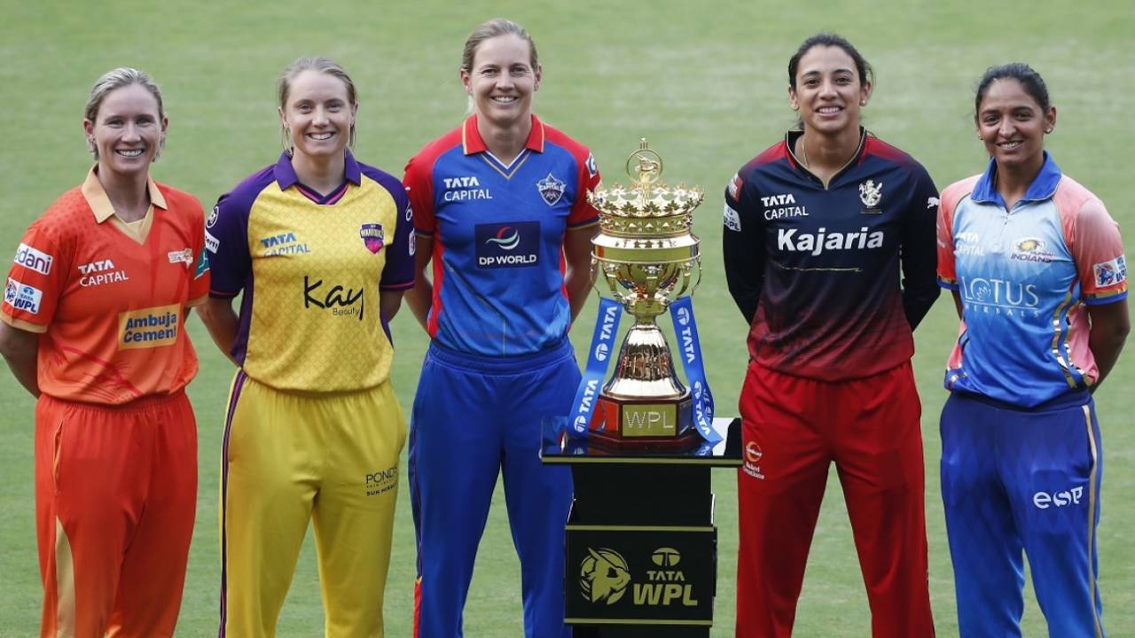Beth Mooney, Alyssa Healy, Meg Lanning, Smriti Mandhana and Harmanpreet Kaur pose with the WPL trophy, WPL, Bengaluru, February 21, 2024