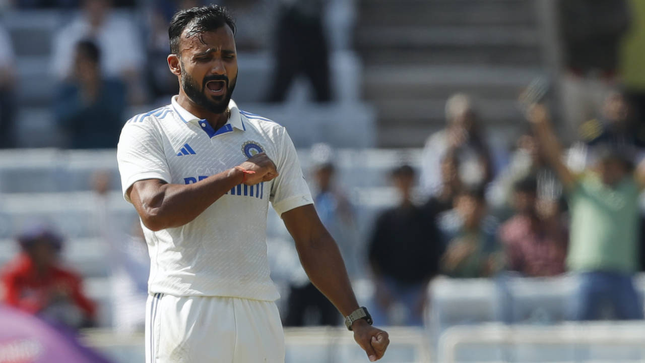 Akash Deep took his maiden Test wicket in his fifth over, India vs England, 4th Test, Ranchi, 1st day, February 23, 2024