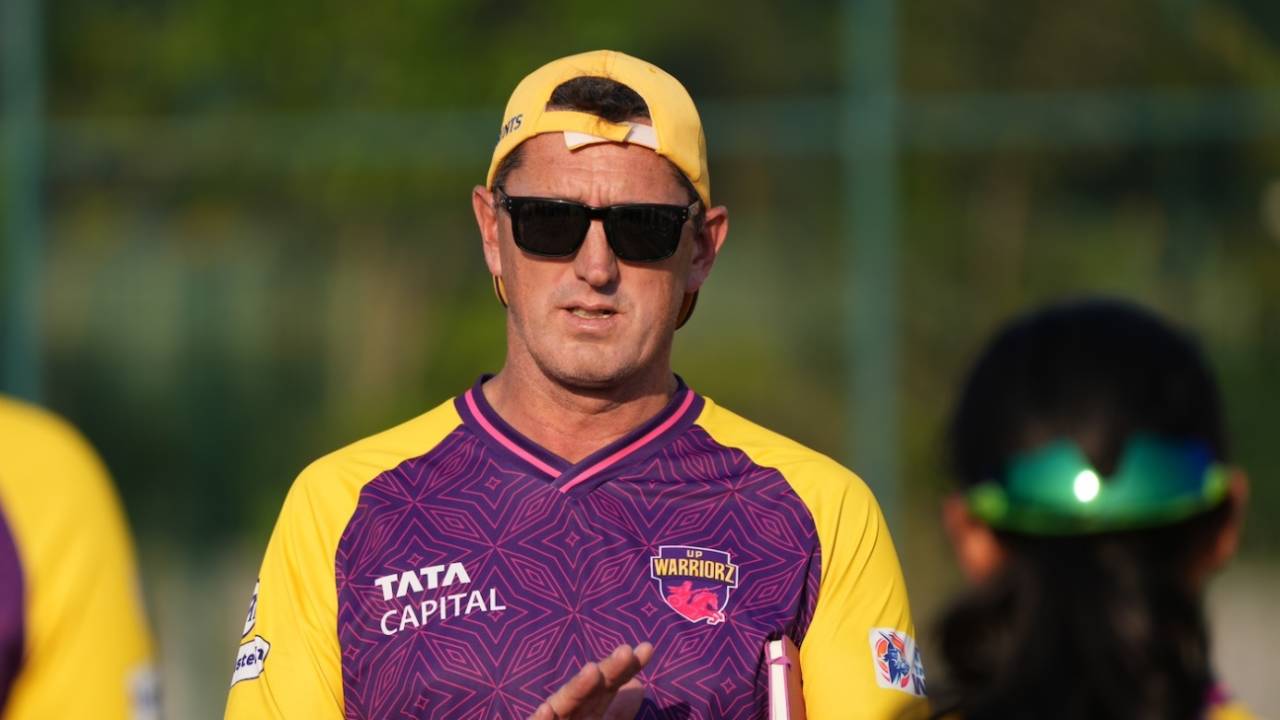 UP Warriorz head coach Jon Lewis with his team, WPL 2024, Bengaluru, February 22, 2024