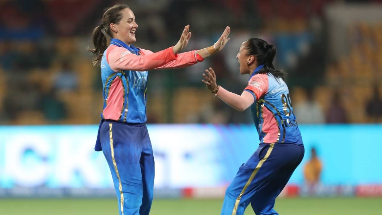 Amelia Kerr and Shabnim Ismail combined to dismiss Ashleigh Gardner, Gujarat Giants vs Mumbai Indians, WPL 2024, Bengaluru, February 25, 2024