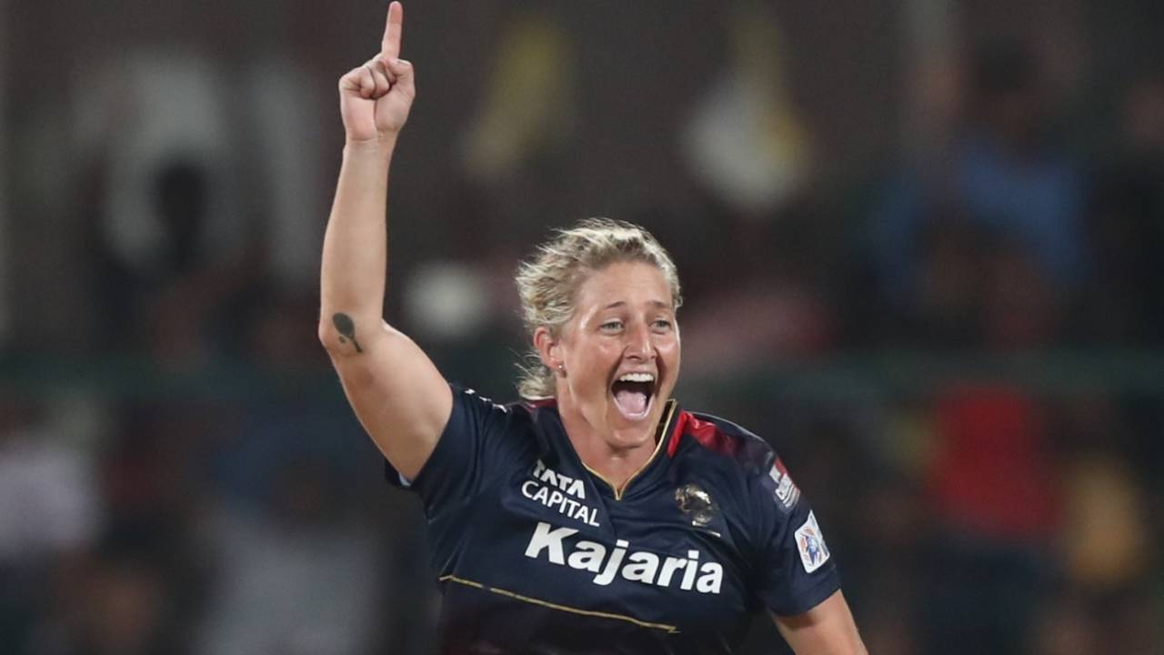 Sophie Devine celebrates getting the big fish Grace Harris, UP Warriorz vs Royal Challengers Bangalore, WPL 2024, Bengaluru, March 4, 2024