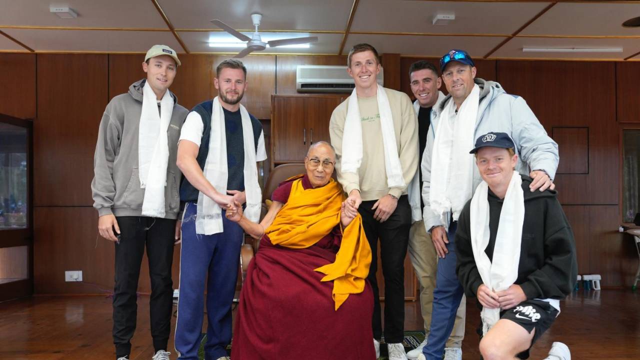 England's squad members met with the Dalai Lama on the eve of the fifth Test