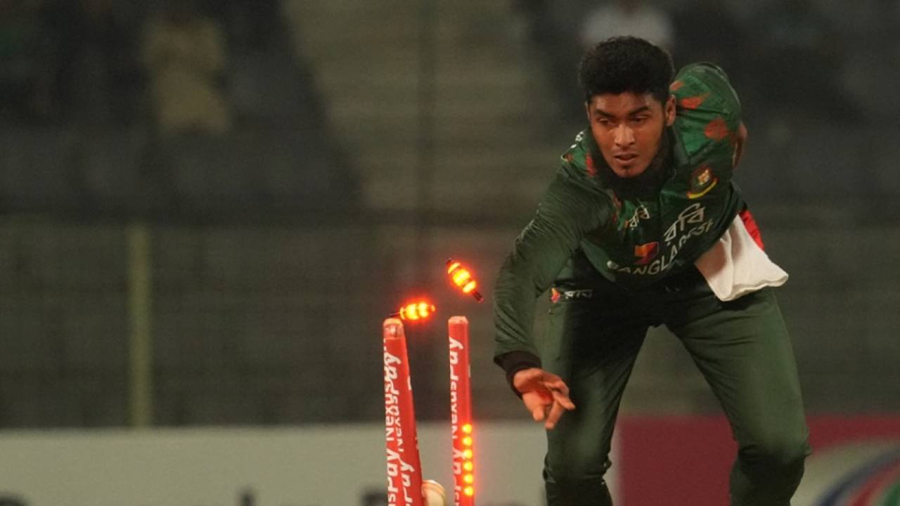Legspinner Rishad Hossain in action, Bangladesh vs Sri Lanka, 2nd T20I, Sylhet, March 6, 2024