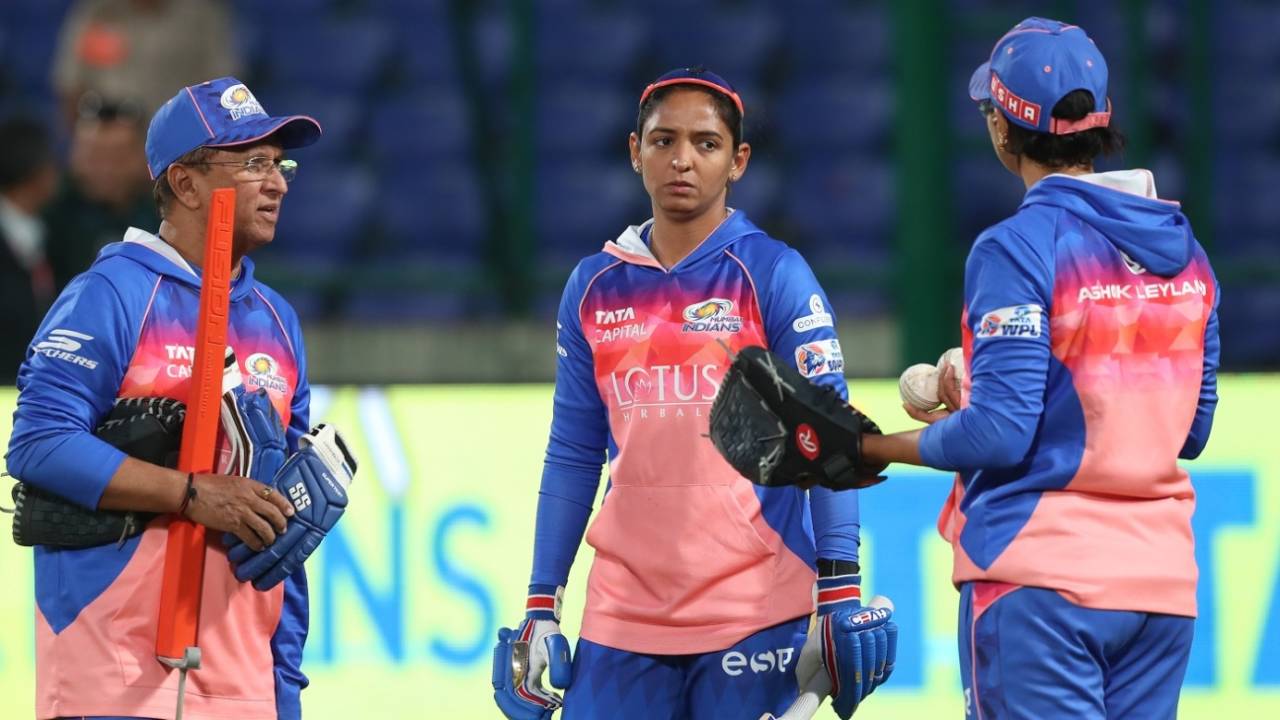 Kiran More, Harmanpreet Kaur, Devika Palshikar chat before the match, UP Warriorz vs Mumbai Indians, WPL 2024, Delhi, March 7, 2024