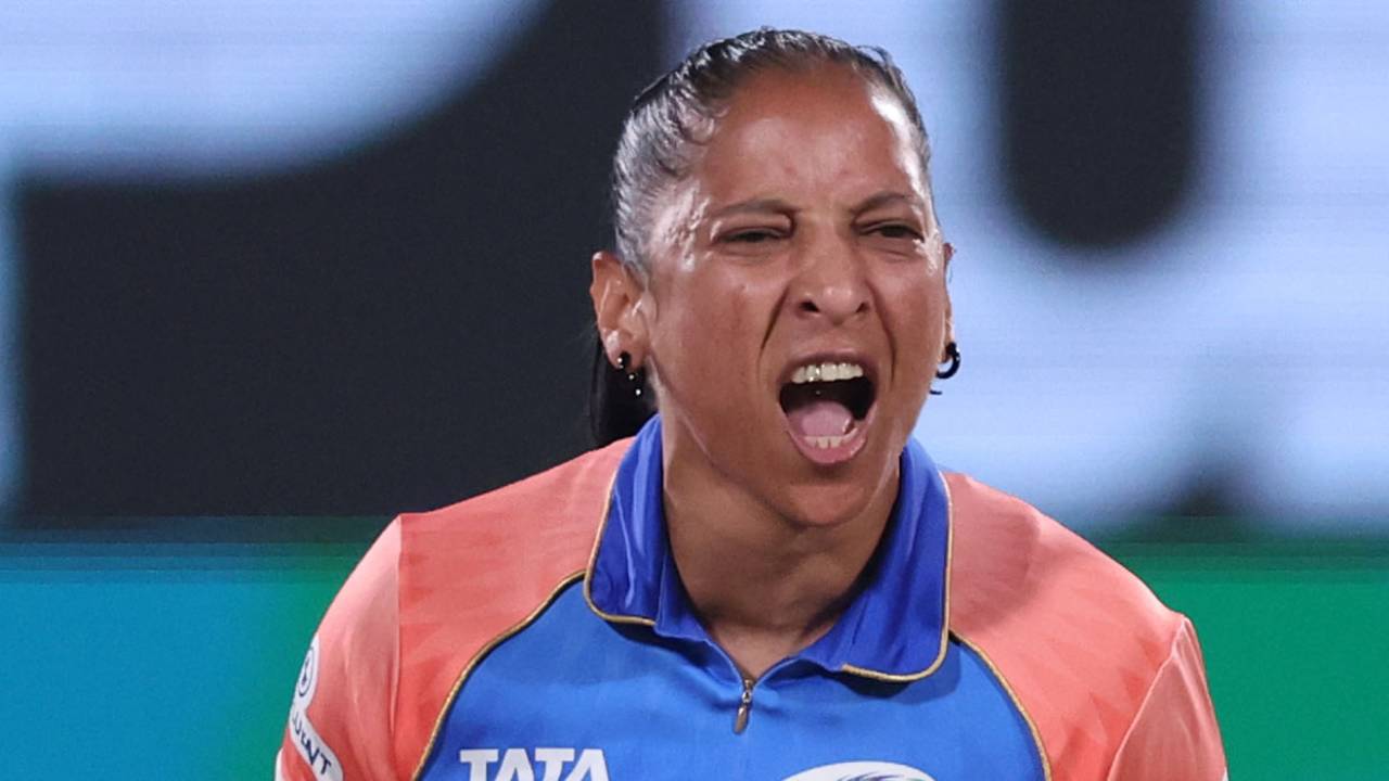 Shabnim Ismail roars after nabbing Sophie Devine, Mumbai Indians vs Royal Challengers Bangalore, WPL, Delhi, March 12, 2024