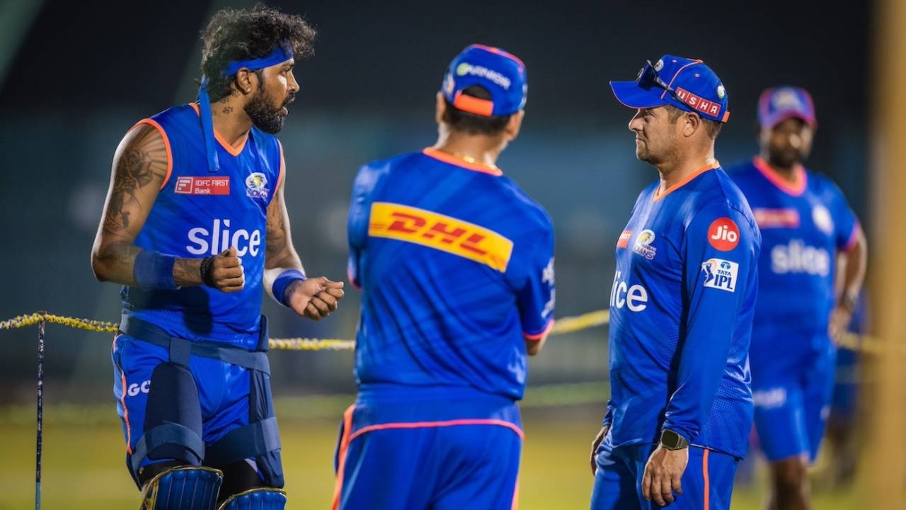 Hardik Pandya and Mark Boucher at a training session in the lead up to IPL 2024  •  Mumbai Indians