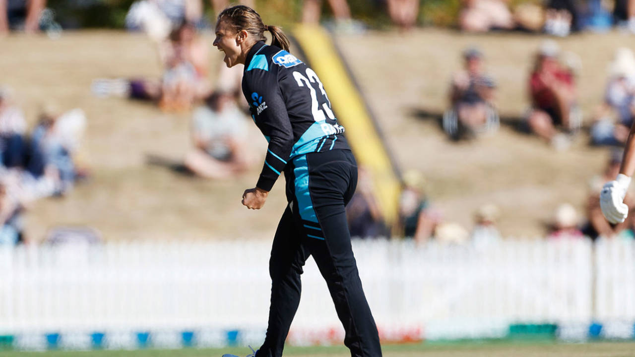 Suzie Bates bowled the final over and secured victory&nbsp;&nbsp;&bull;&nbsp;&nbsp;Getty Images