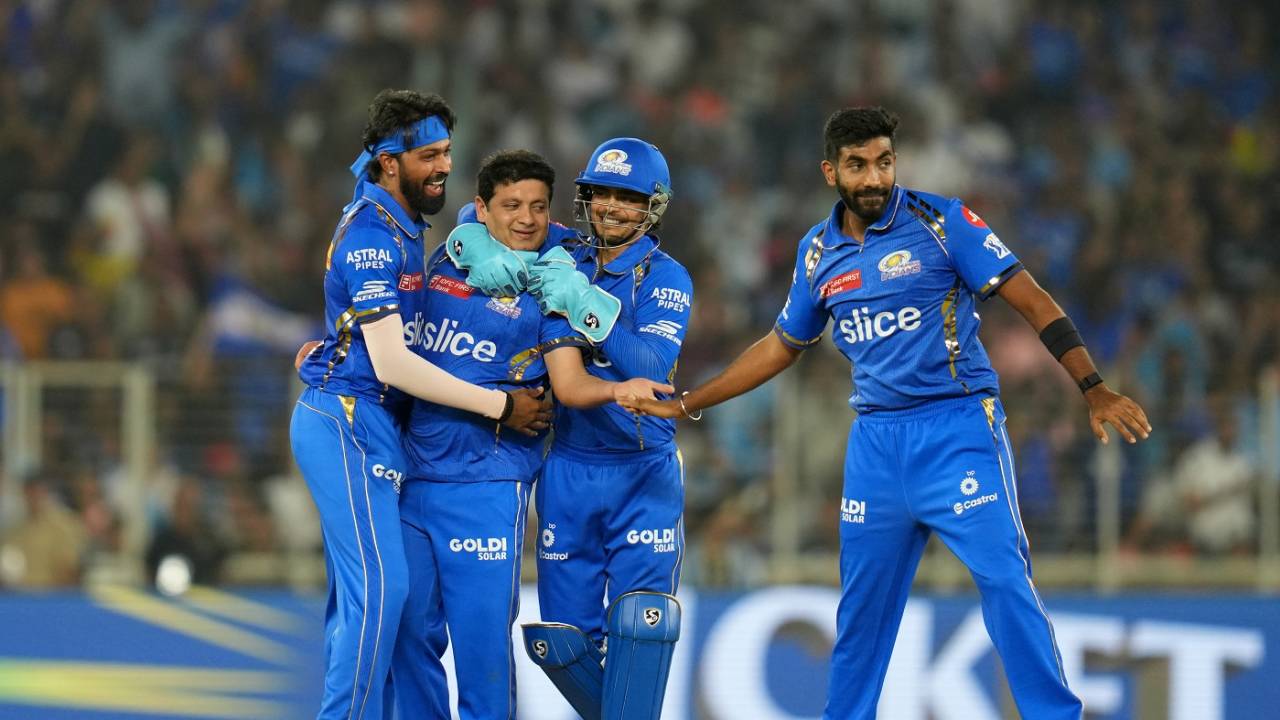 Elation in the Mumbai Indians camp as Piyush Chawla takes out Shubman Gill