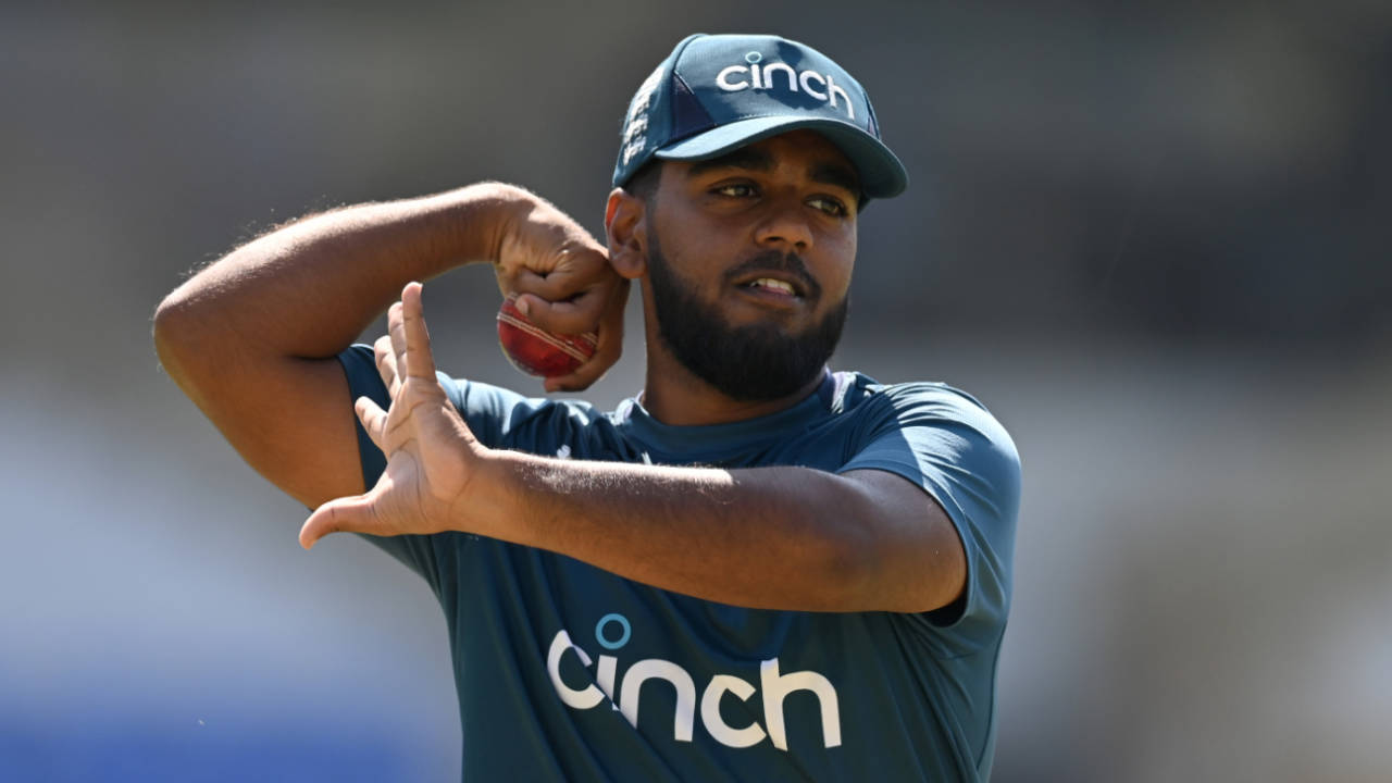 Rehan Ahmed bowls during training on England's tour of India&nbsp;&nbsp;&bull;&nbsp;&nbsp;Associated Press