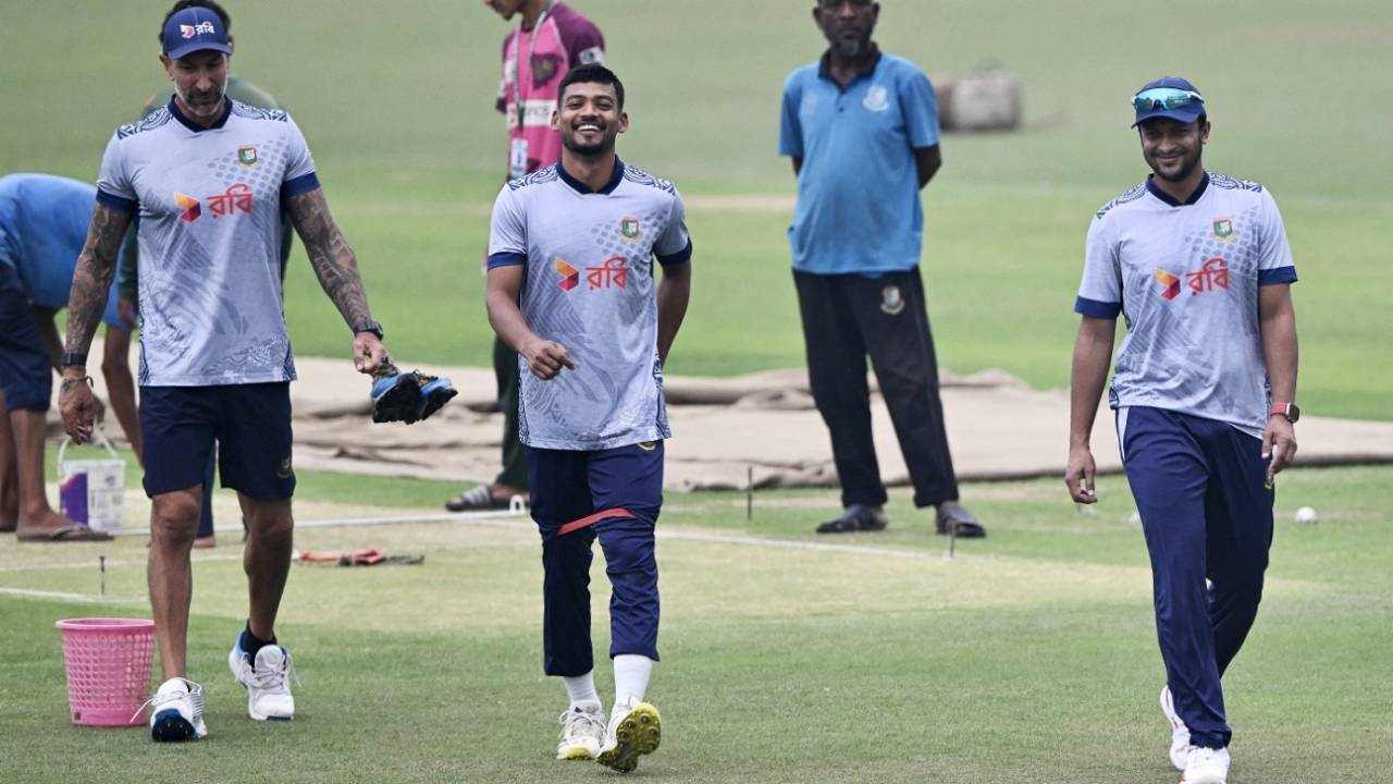 Nic Pothas, Najmul Hossain Shanto and Shakib Al Hasan are all smiles after looking at the pitch, Bangladesh vs Sri Lanka, 2nd Test, Chattogram, March 29, 2024