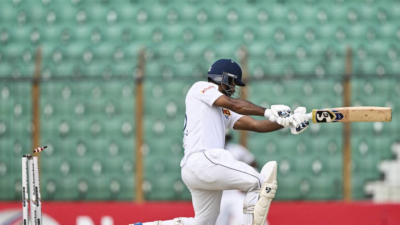 Dimuth Karunaratne was cleaned up for 86 by debutant Hasan Mahmud, Bangladesh vs Sri Lanka, 2nd Test, Chattogram, Day 1, March 30, 2024 